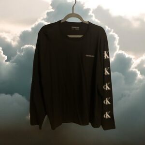 NWT Calvin Klein Jeans Black Long Sleeve Tee